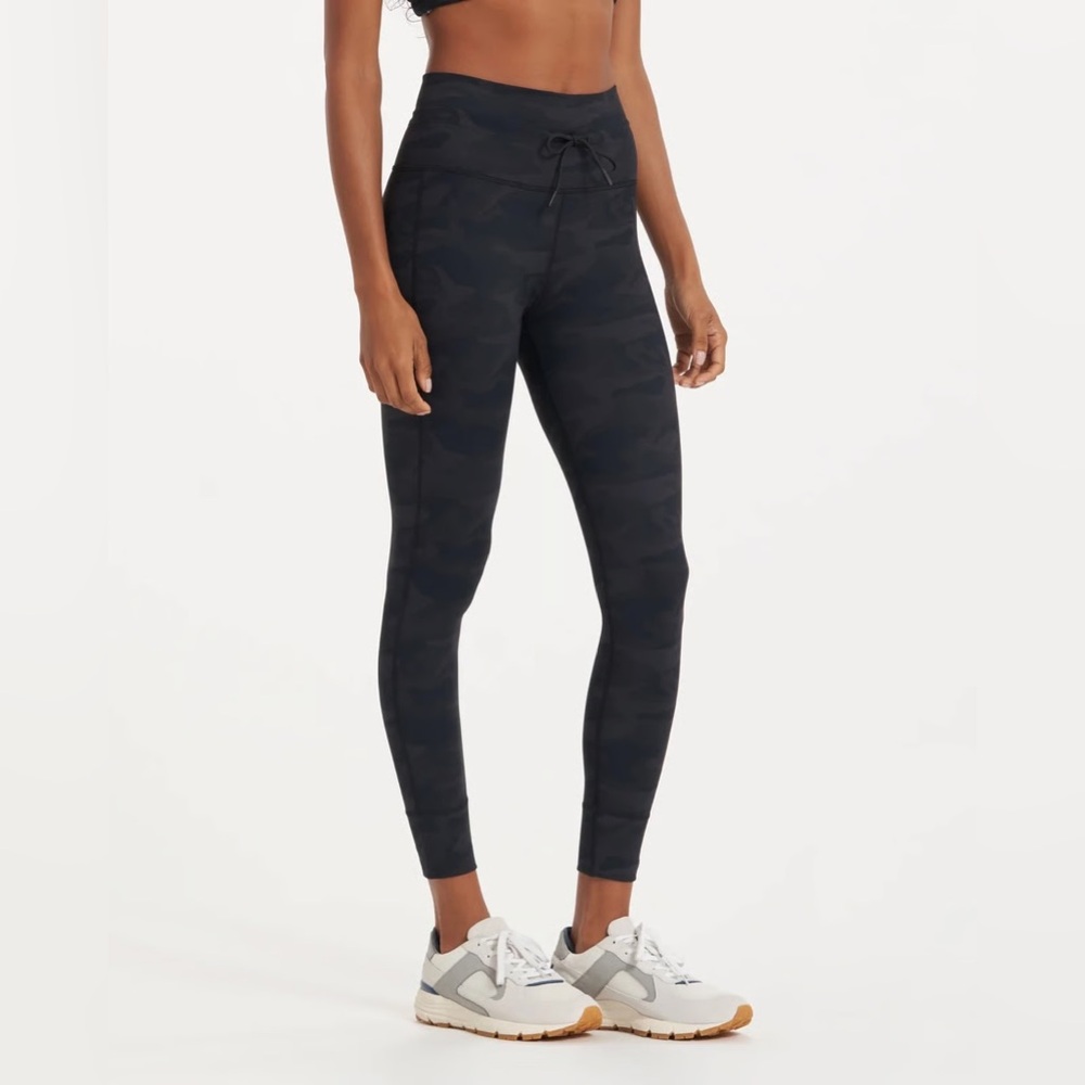 VUORI Daily Leggings Black Camo Size Small